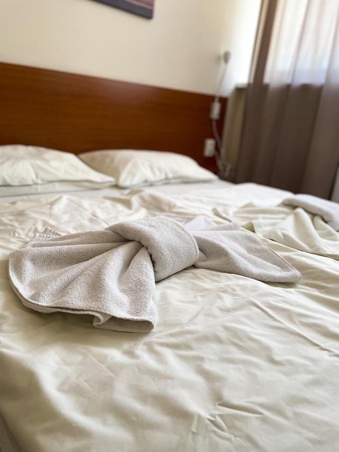 Oereg-To Hotel Es Rendezvenyter Tata Eksteriør billede